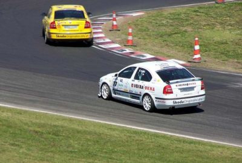 super-car-500-soubor-s-charouzem.jpg