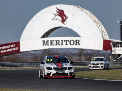 Vekra Racing Team startuje v Mostě v plném složení