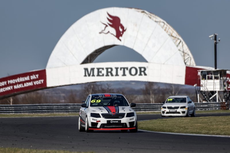 Vekra Racing Team startuje v Mostě v plném složení
